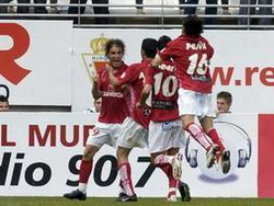 El Murcia sigue so&ntilde;ando gracias a Iv&aacute;n Alonso