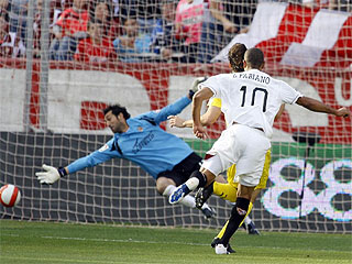 El sevilla  opta a lachampions y el villarreal se aleja de la liga